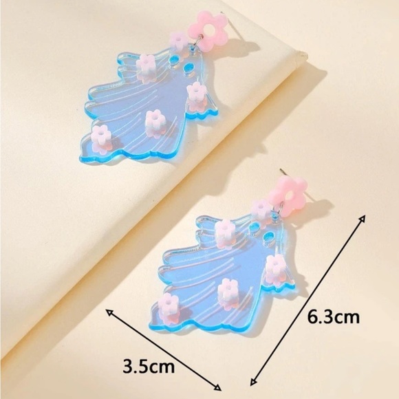 NWT Acrylic Floral Ghost Earrings - Picture 3 of 4